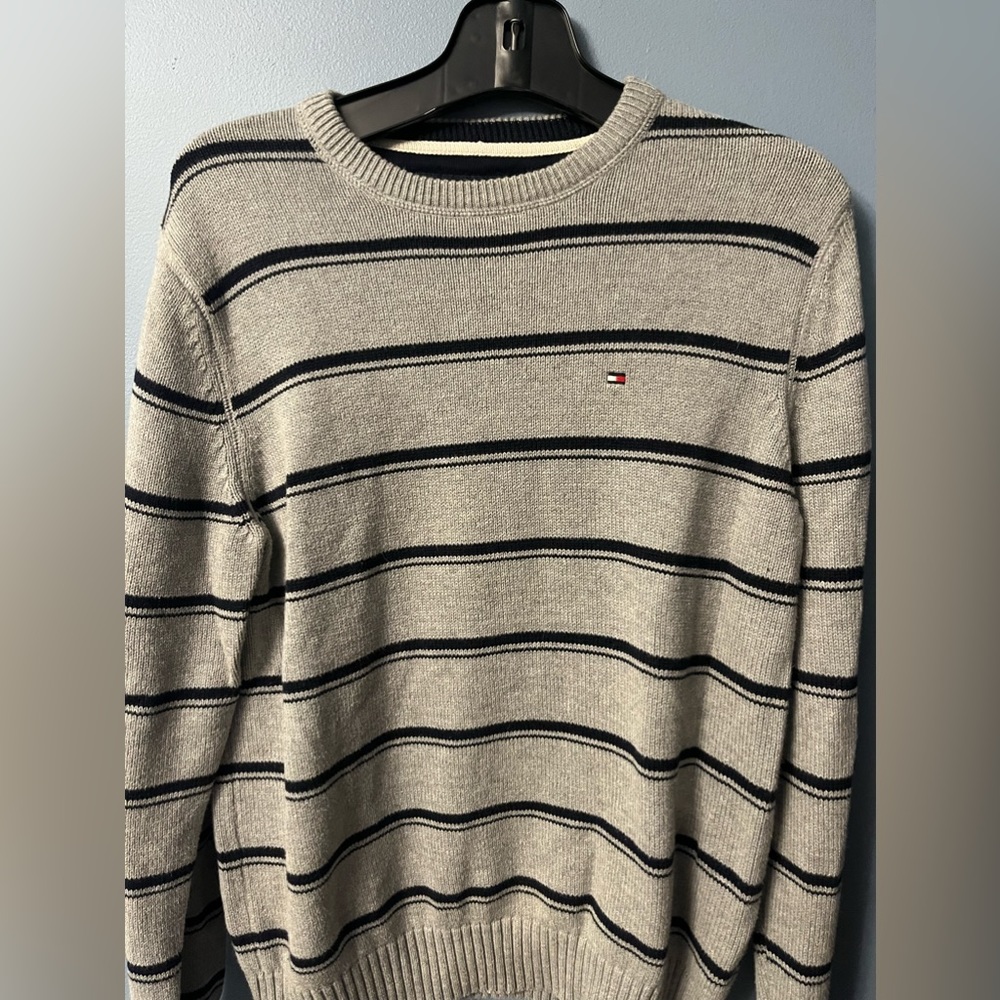 Tommy Hilfigure Boys Gray Striped Sweater!